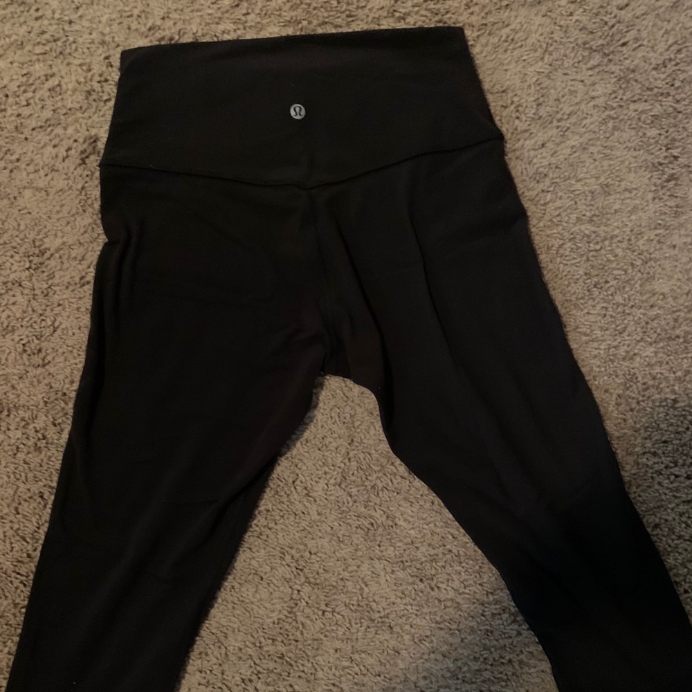 Lululemon black crop pants